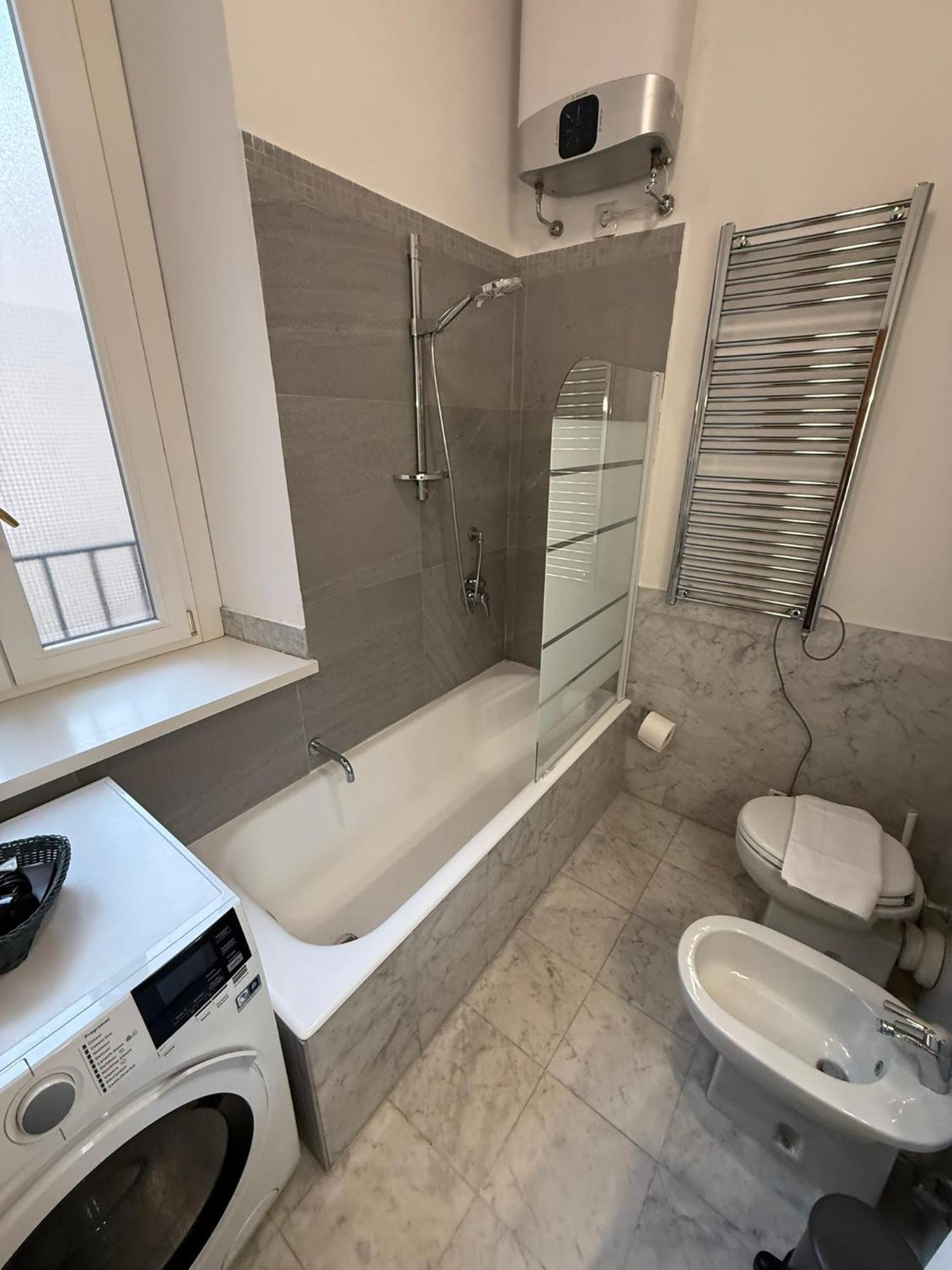 Pandy Suite, Rome